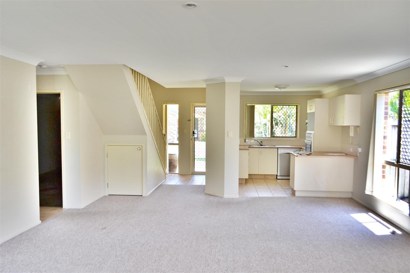 272 Oxley Drive, COOMBABAH QLD 4216, Coombabah - Thumbnail 3