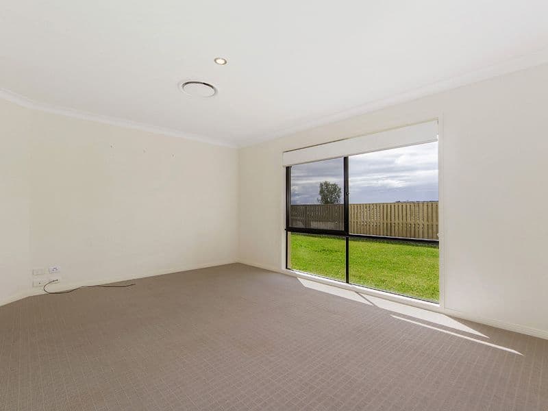 18 Laughlen Chase, Pacific Pines QLD 4211, Pacific Pines - Thumbnail 6