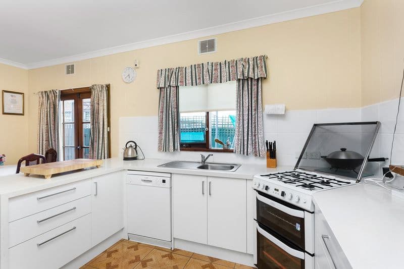 20 Sassella Street, Bentleigh East VIC 3165, Bentleigh East - Thumbnail 4