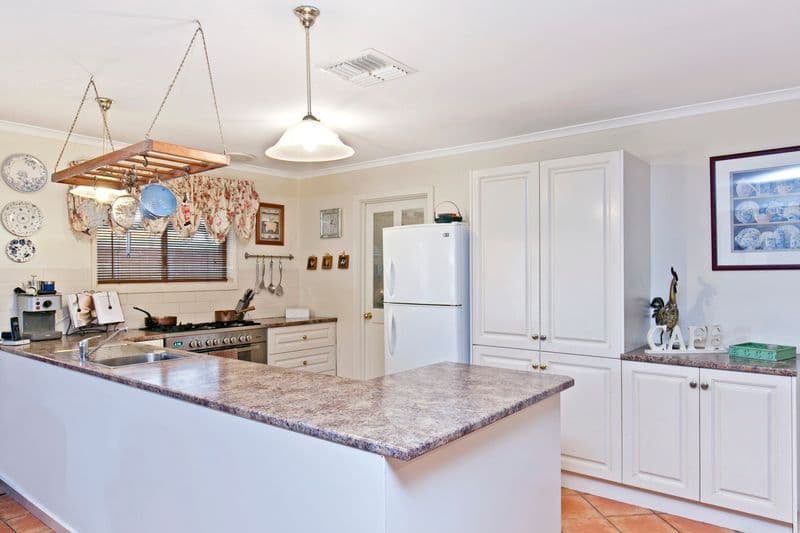 401 Yatala Vale Road, SURREY DOWNS SA 5126, Surrey Downs - Thumbnail 2