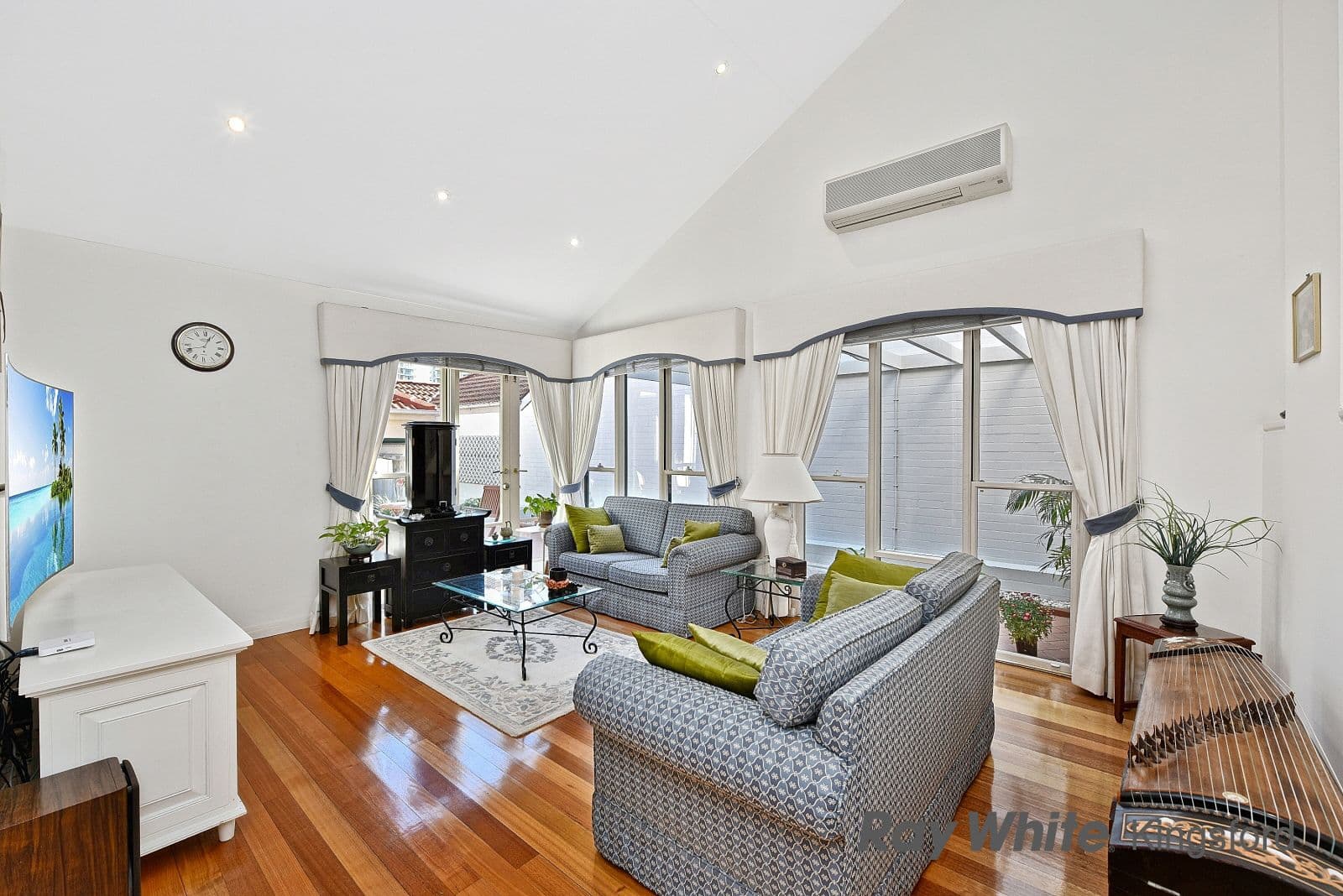 54 Brompton Road, Kensington - Thumbnail 4