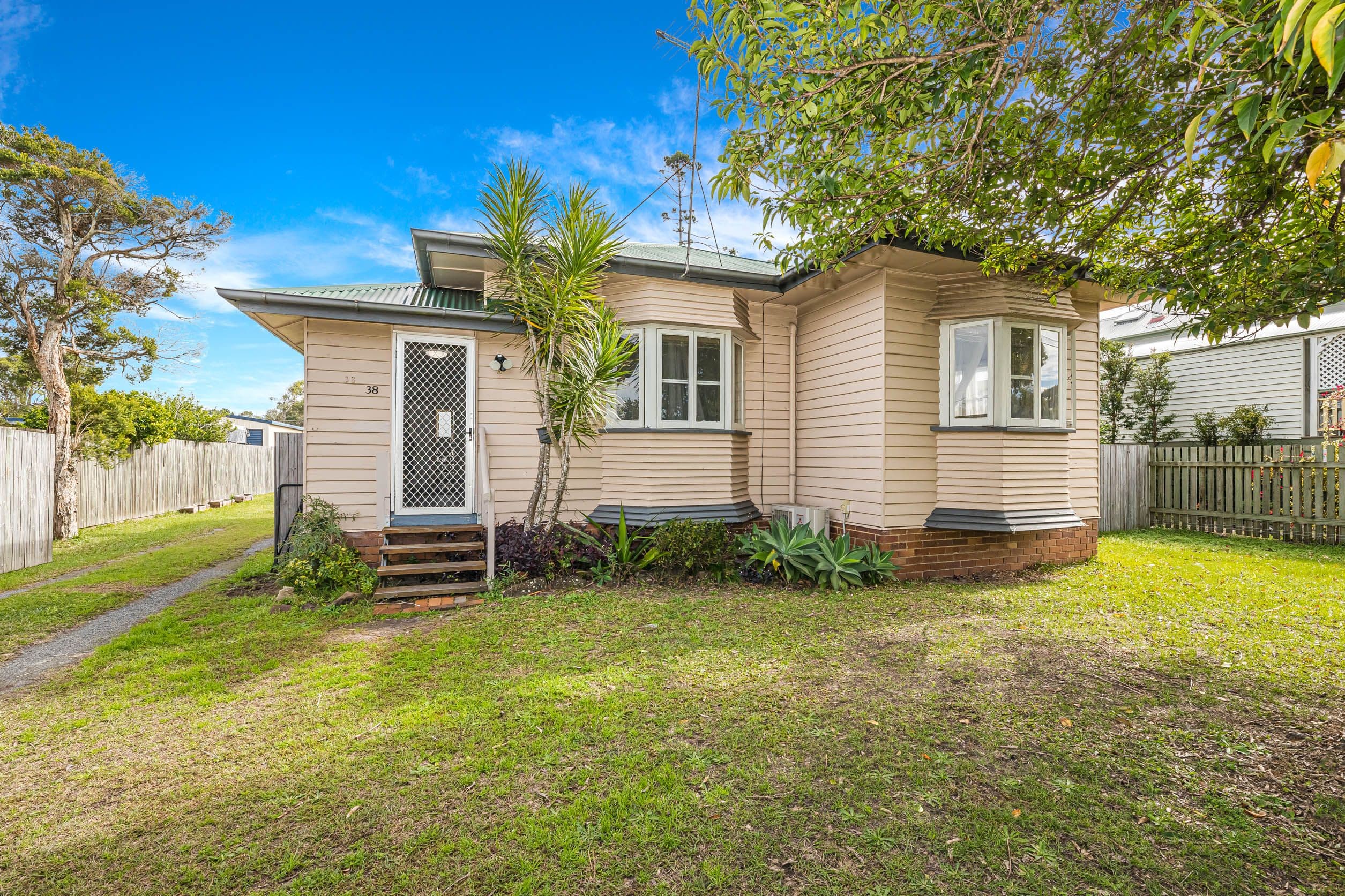38 Biggs Avenue, Beachmere QLD 4510, Beachmere - Thumbnail 5