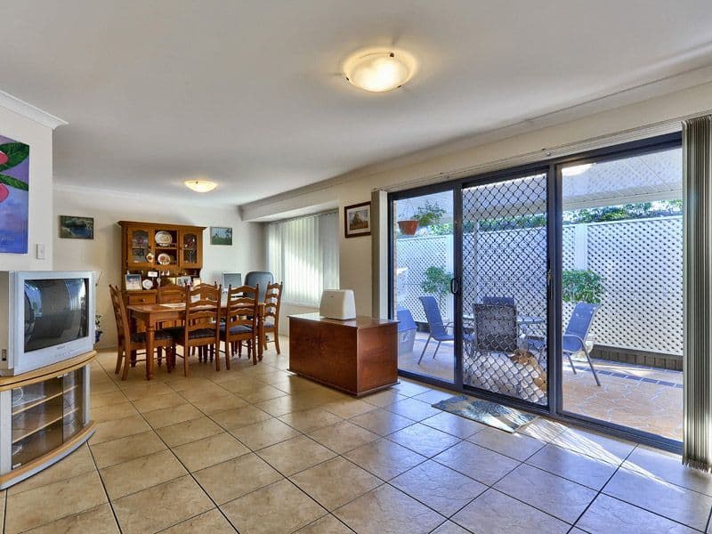 11 Westaway Place, WYNNUM WEST QLD 4178, Wynnum West - Thumbnail 4