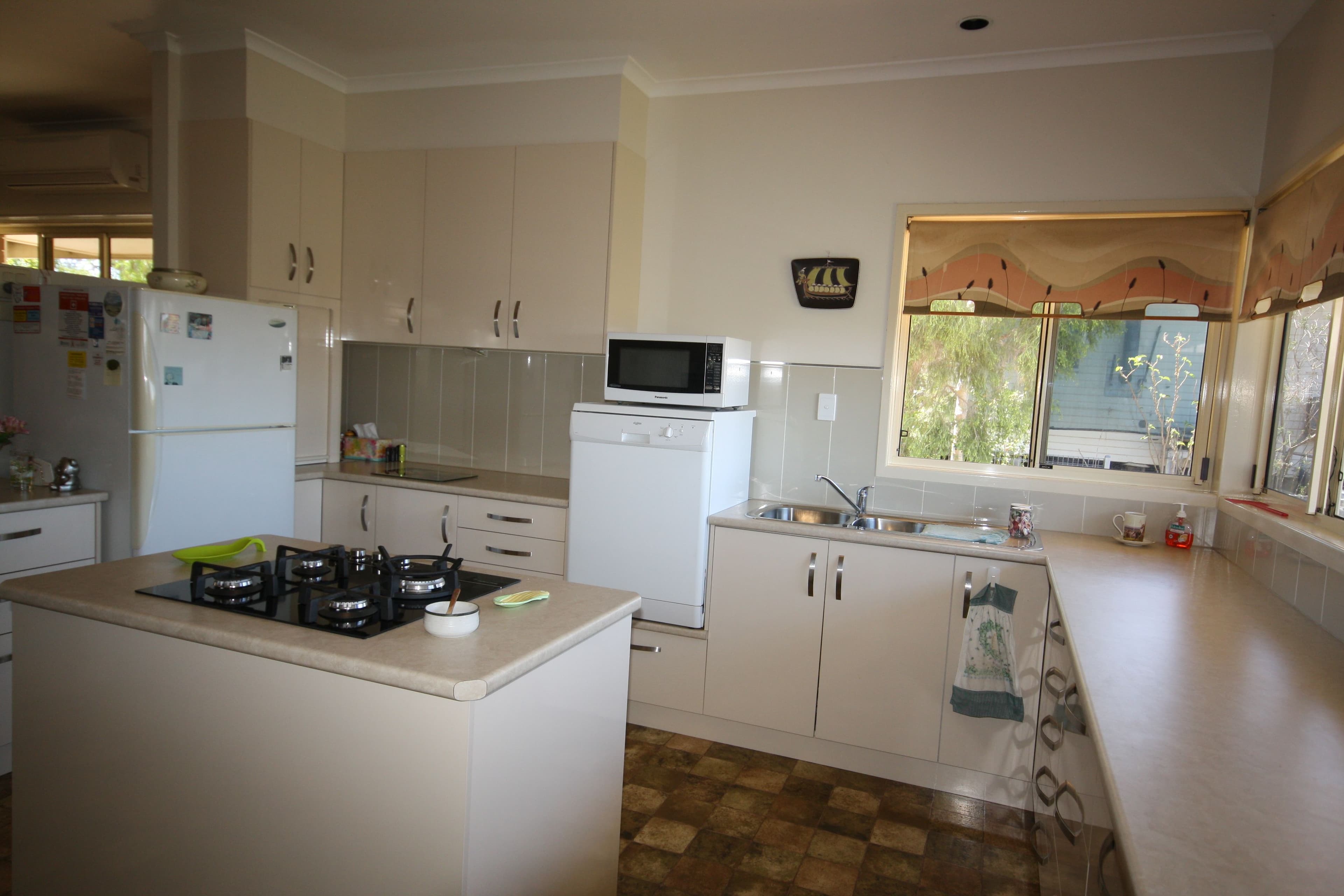 97 Lyons Street, Mundubbera QLD 4626, Mundubbera - Thumbnail 8