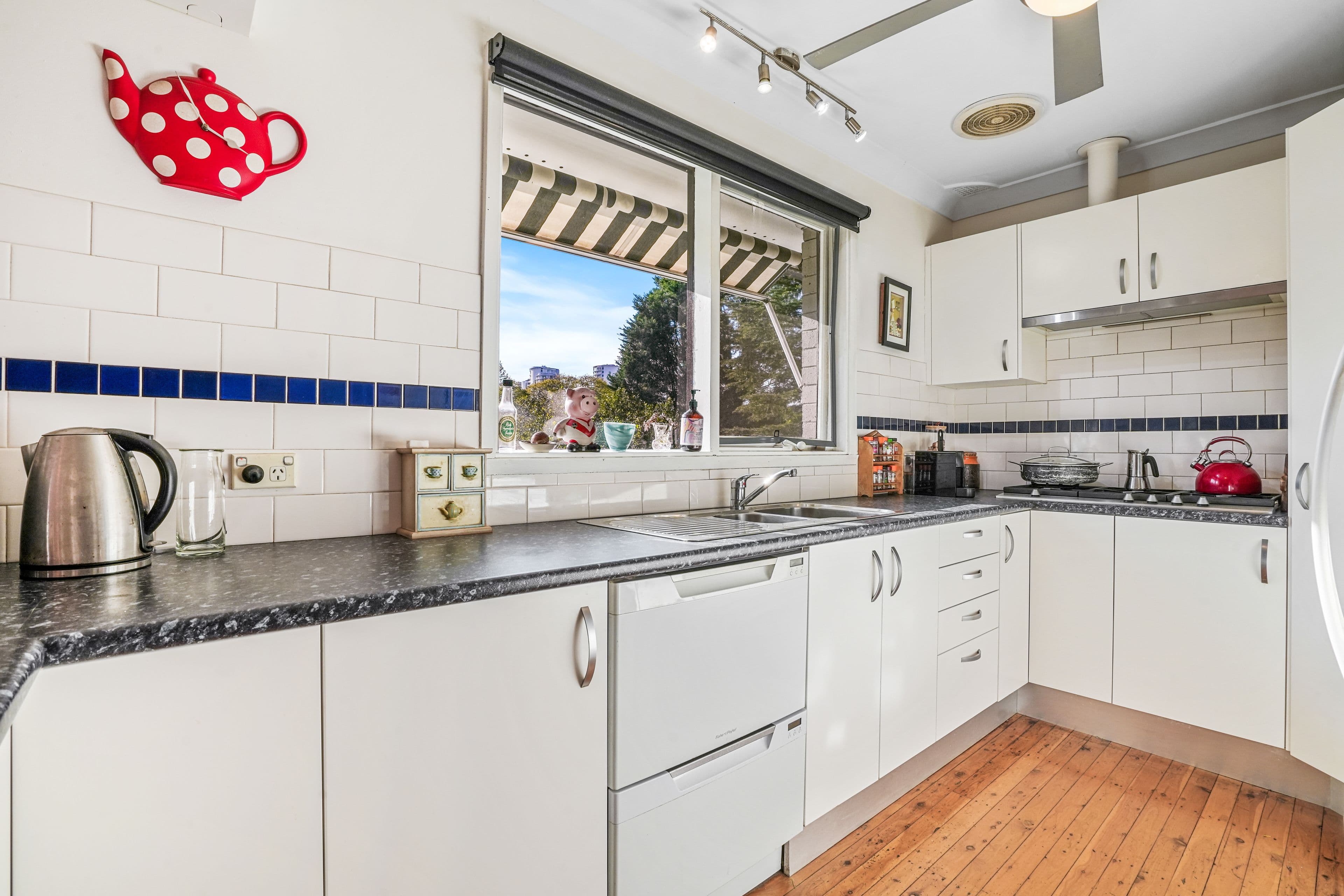 12 Bonnefin Place, Castle Hill NSW 2154, Castle Hill - Thumbnail 3