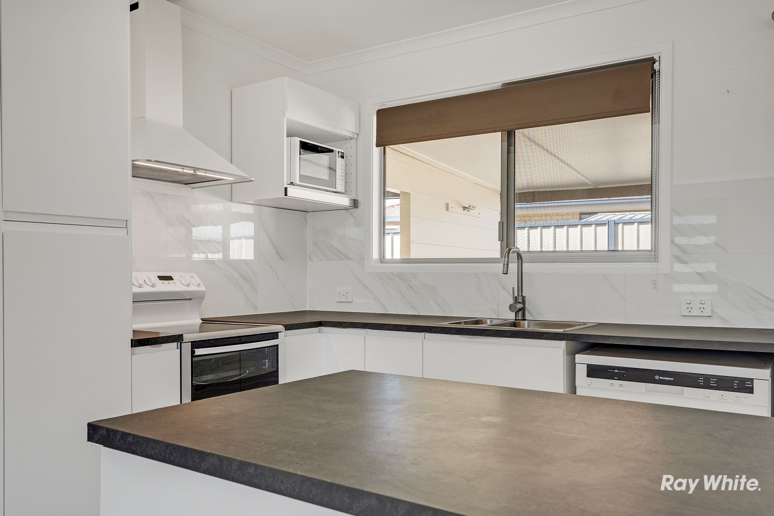 29 Cotswold Street, Mount Warren Park QLD 4207, Mount Warren Park - Thumbnail 4