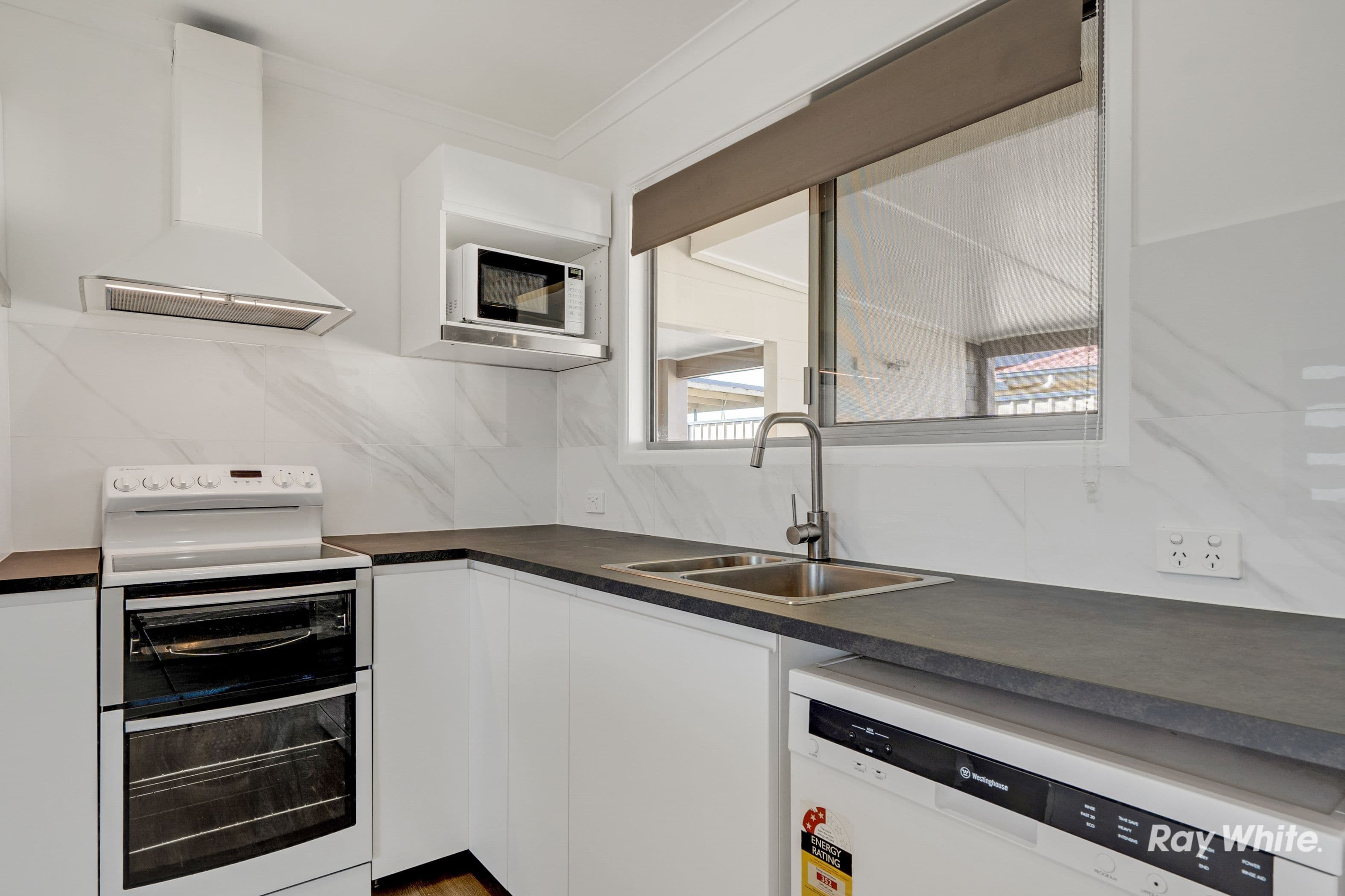 29 Cotswold Street, Mount Warren Park QLD 4207, Mount Warren Park - Thumbnail 5