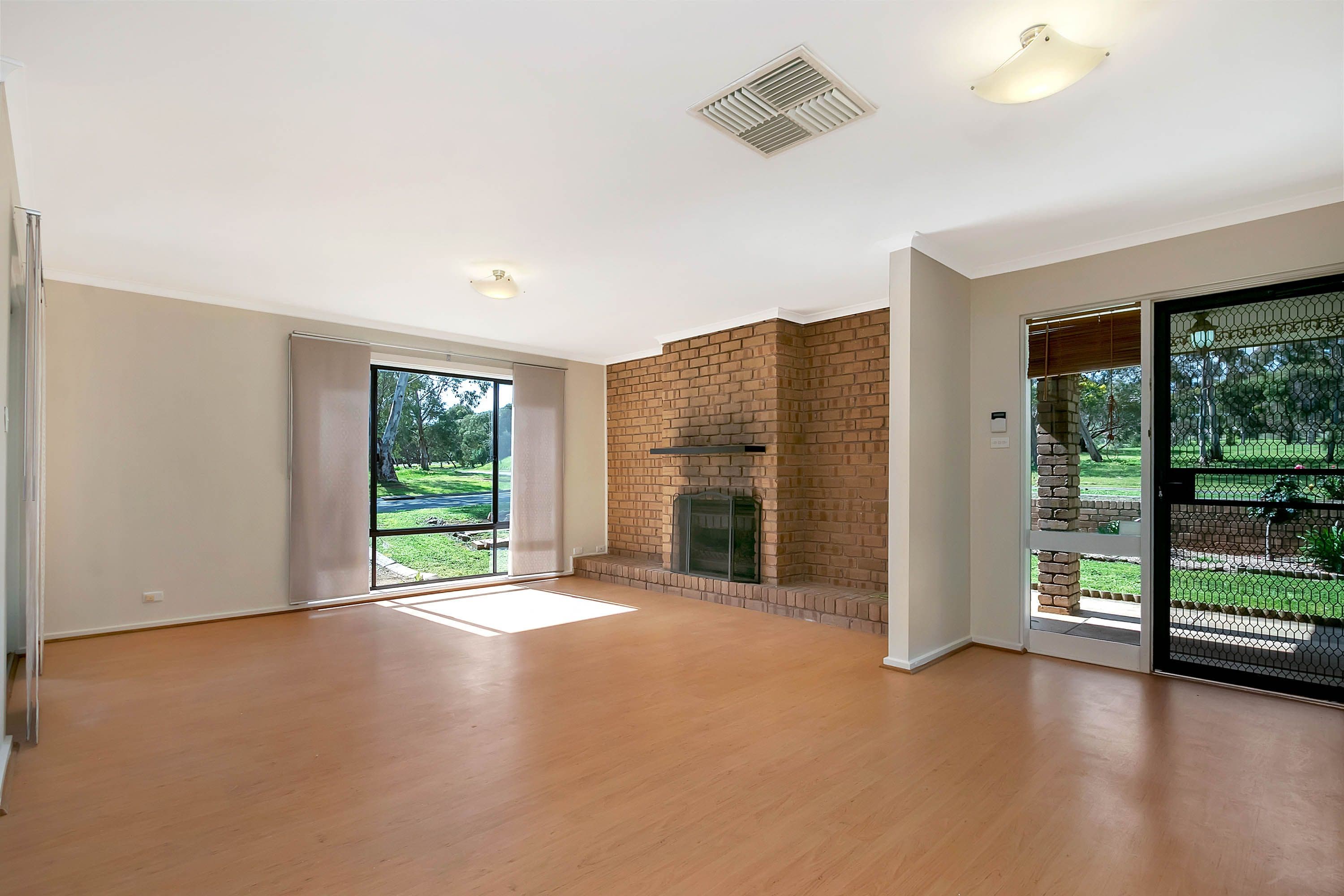 2 Karinga Avenue, Craigmore SA 5114, Craigmore - Thumbnail 3