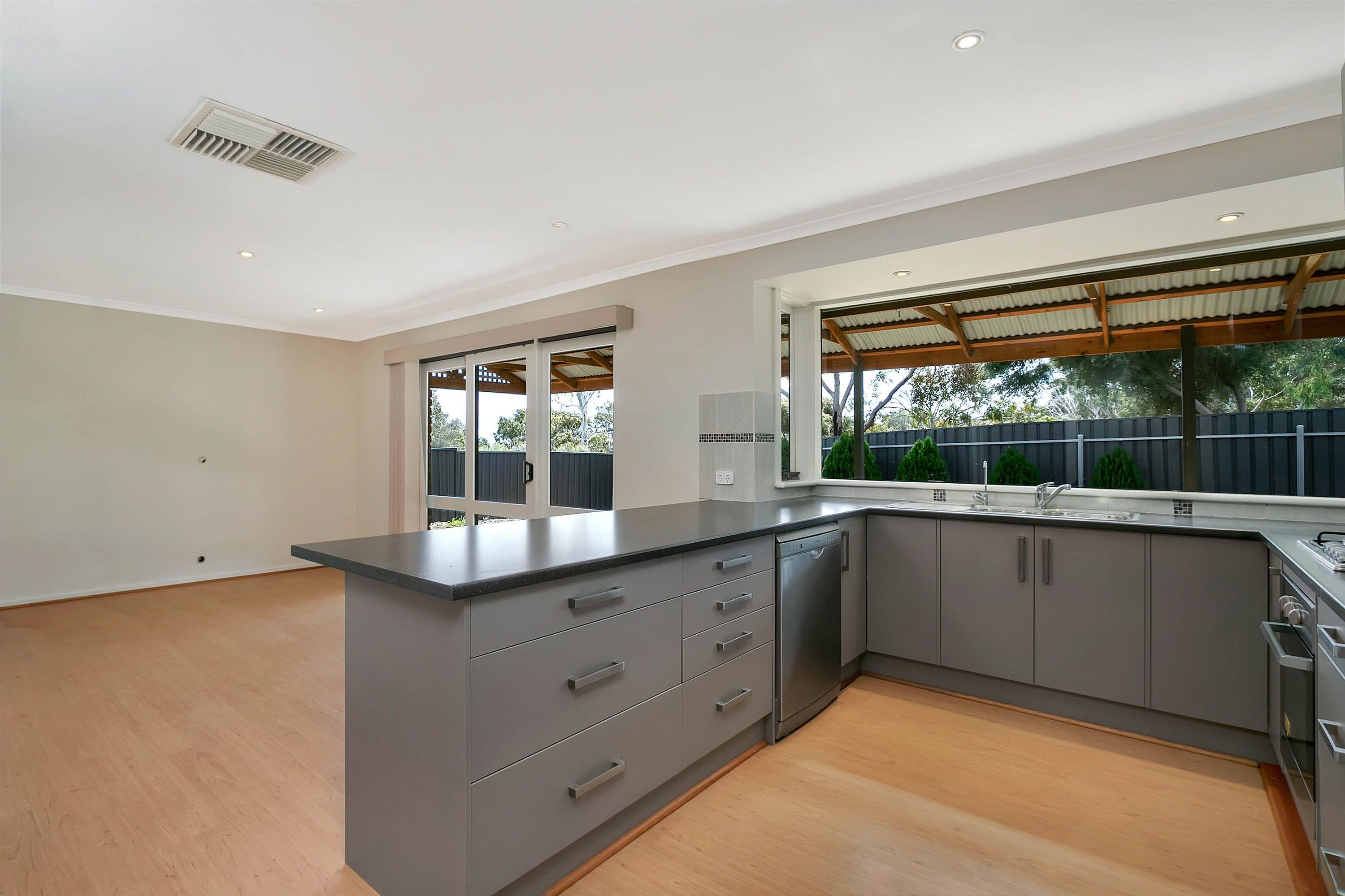 2 Karinga Avenue, Craigmore SA 5114, Craigmore - Thumbnail 6