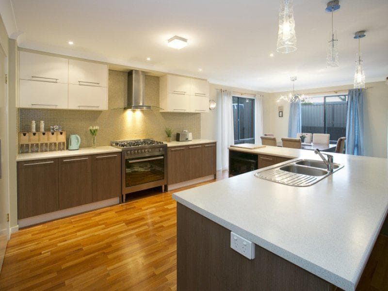 33 Christopher Place,  Sinnamon Park, Sinnamon Park - Thumbnail 5