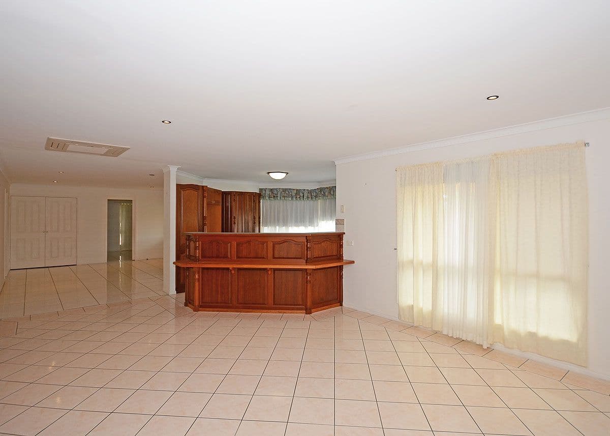 9 Caswell Court, TORQUAY QLD 4655, Torquay - Thumbnail 4