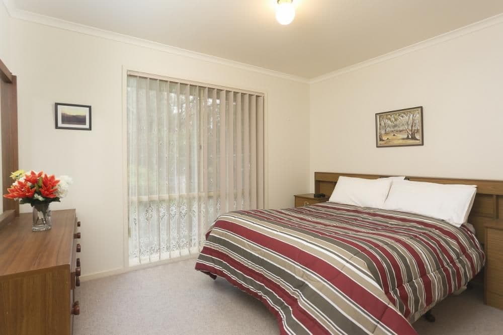 19 Wingoon Drive, California Gully VIC 3556, California Gully - Thumbnail 4