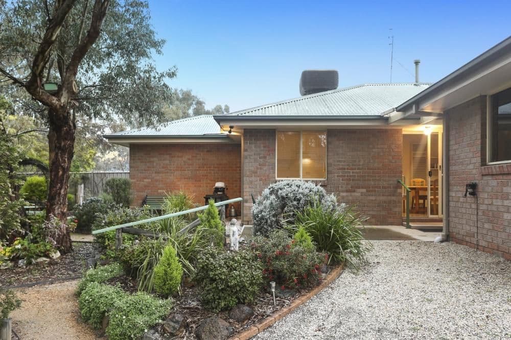 19 Wingoon Drive, California Gully VIC 3556, California Gully - Thumbnail 7