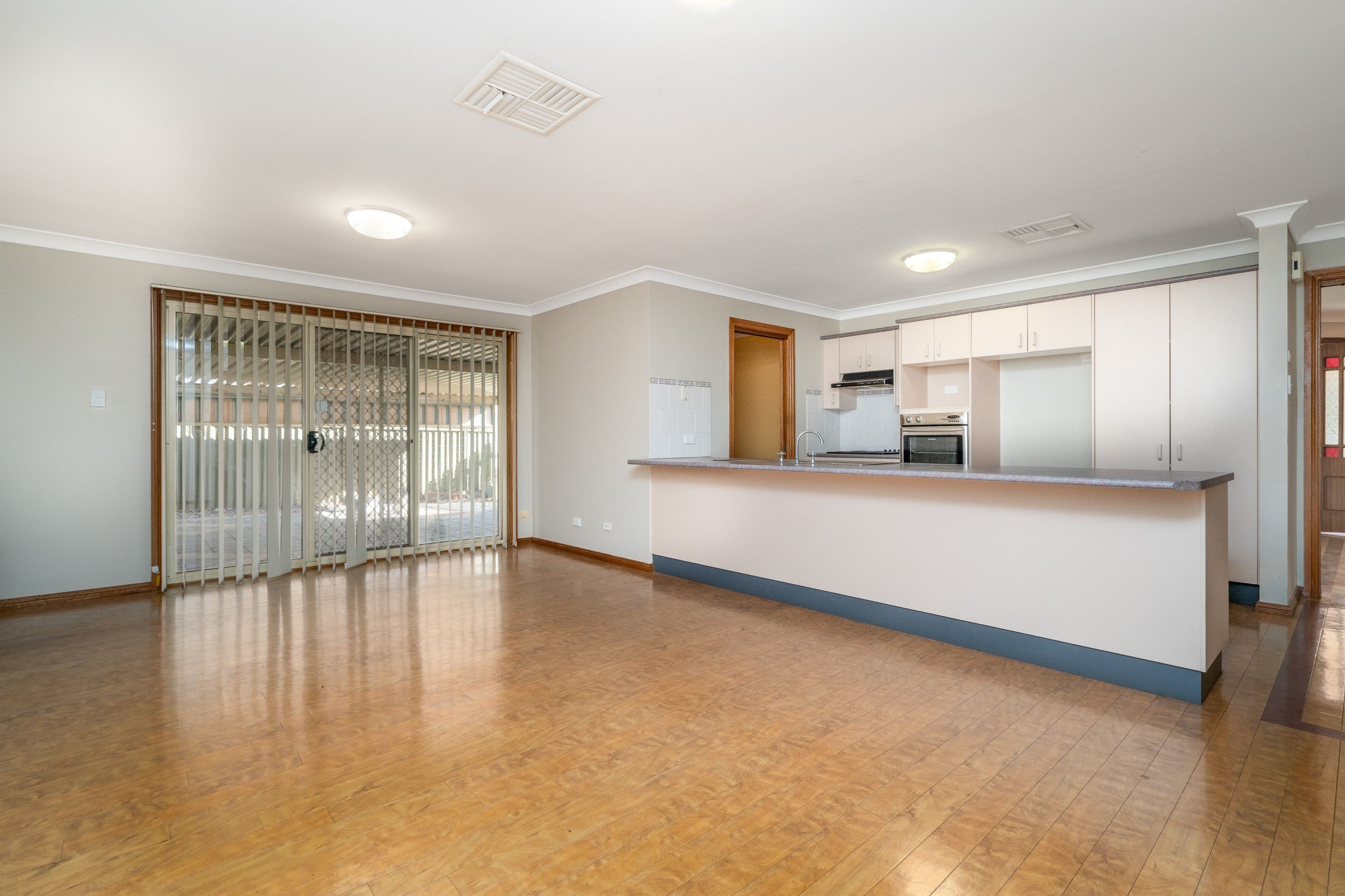 64 Twickenham Drive, Dubbo - Thumbnail 2