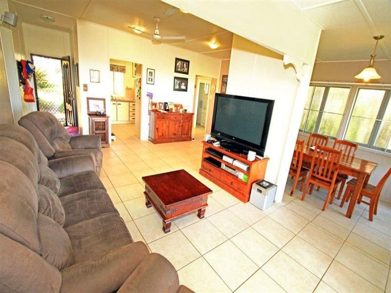 31 Wiseman Street, THE RANGE QLD 4700, The Range - Thumbnail 2