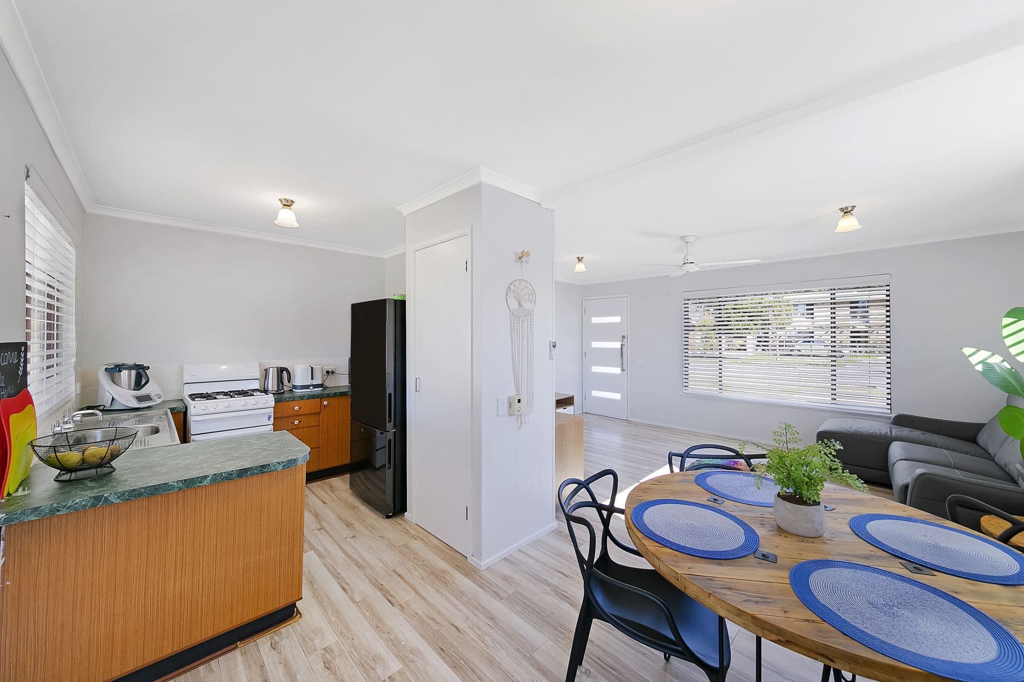 3 Clare Crescent, Berkeley Vale - Thumbnail 2