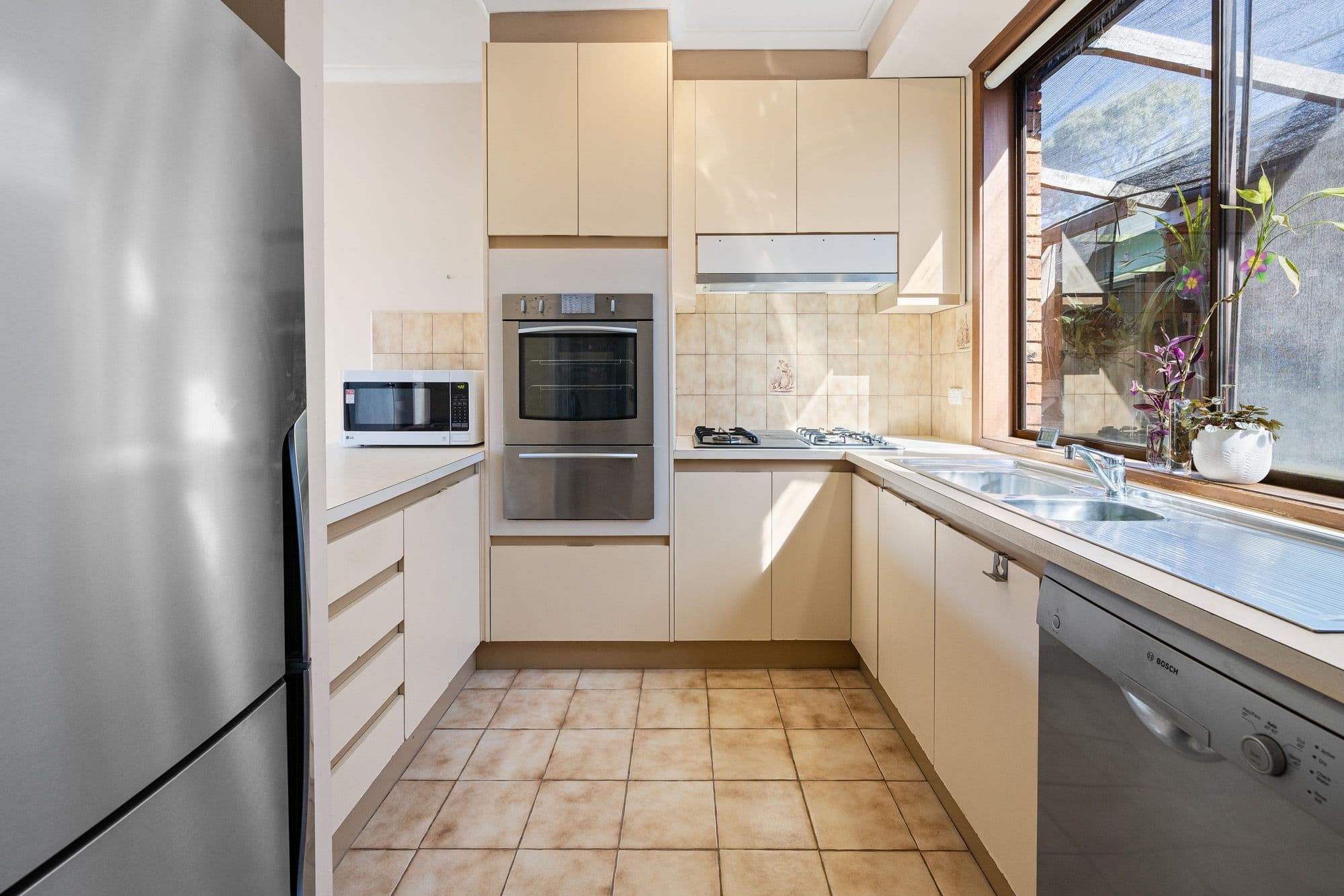 11 Lamb Grove, Hoppers Crossing VIC 3029, Hoppers Crossing - Thumbnail 2