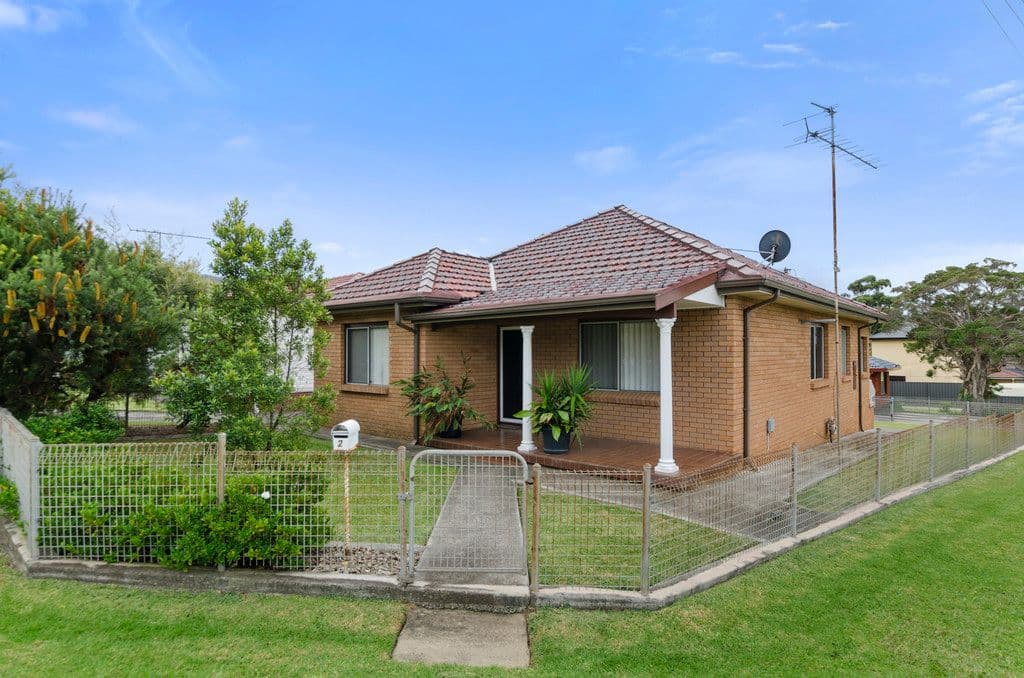 12 Daphne Street, Corrimal - Image 1