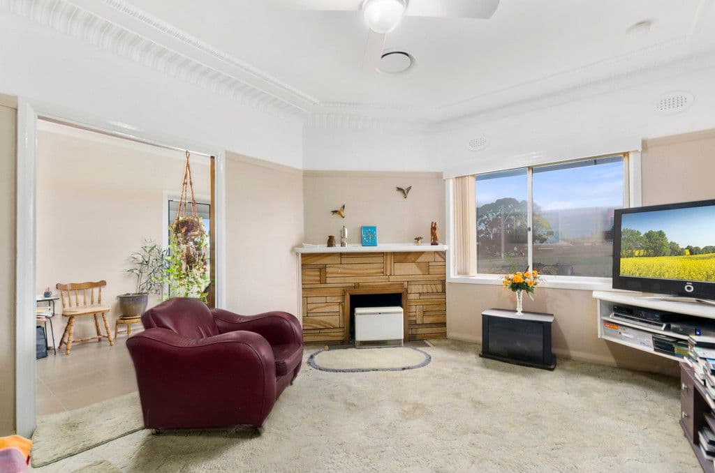 12 Daphne Street, Corrimal - Thumbnail 2