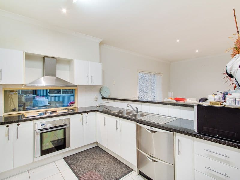 114 Rose Grange Boulevard, Tarneit VIC 3029, Tarneit - Thumbnail 3