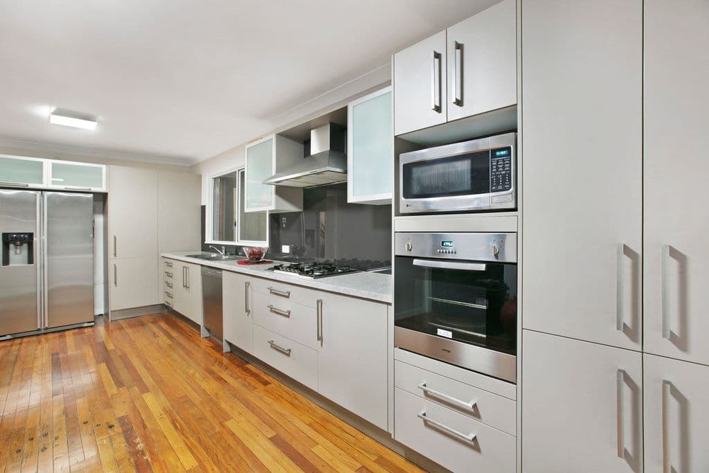 6 Cluden Street, Holland Park West QLD 4121, Holland Park West - Thumbnail 2