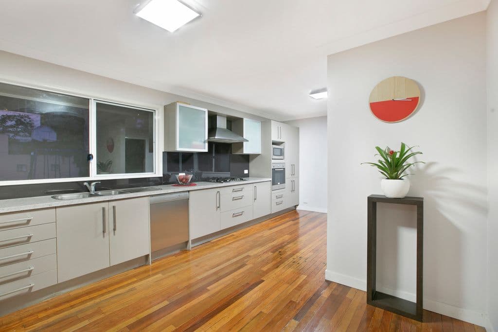 6 Cluden Street, Holland Park West QLD 4121, Holland Park West - Thumbnail 3