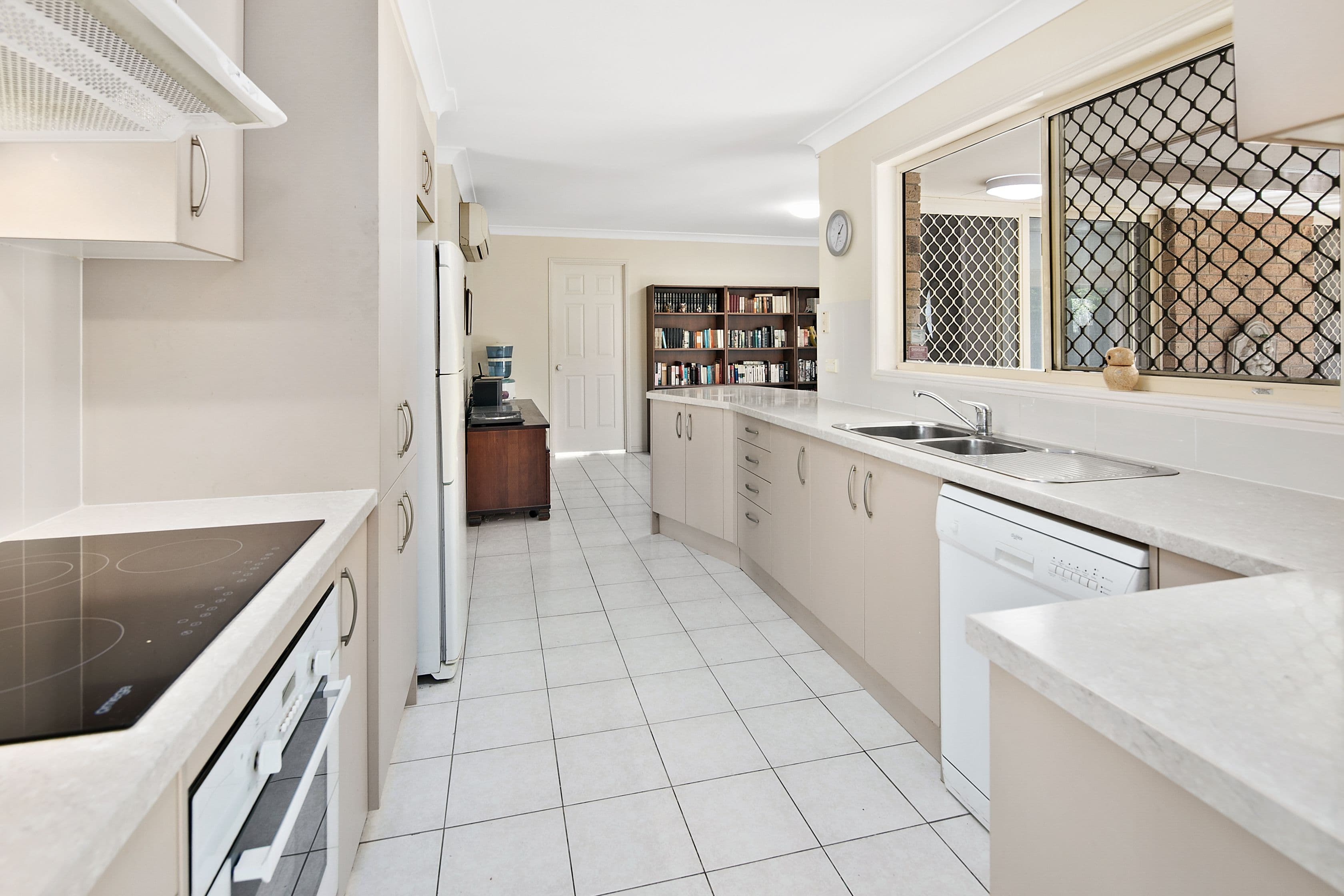 95 Castlerea Street, Tingalpa QLD 4173, Tingalpa - Thumbnail 4
