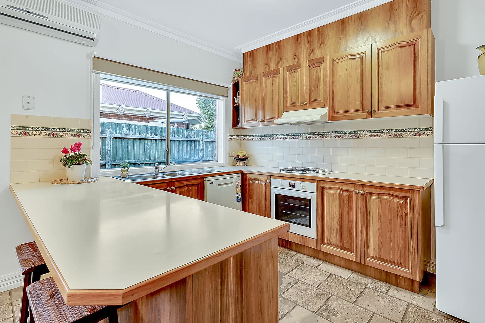 12 Chelmsford Court, Craigieburn VIC 3064, Craigieburn - Thumbnail 6