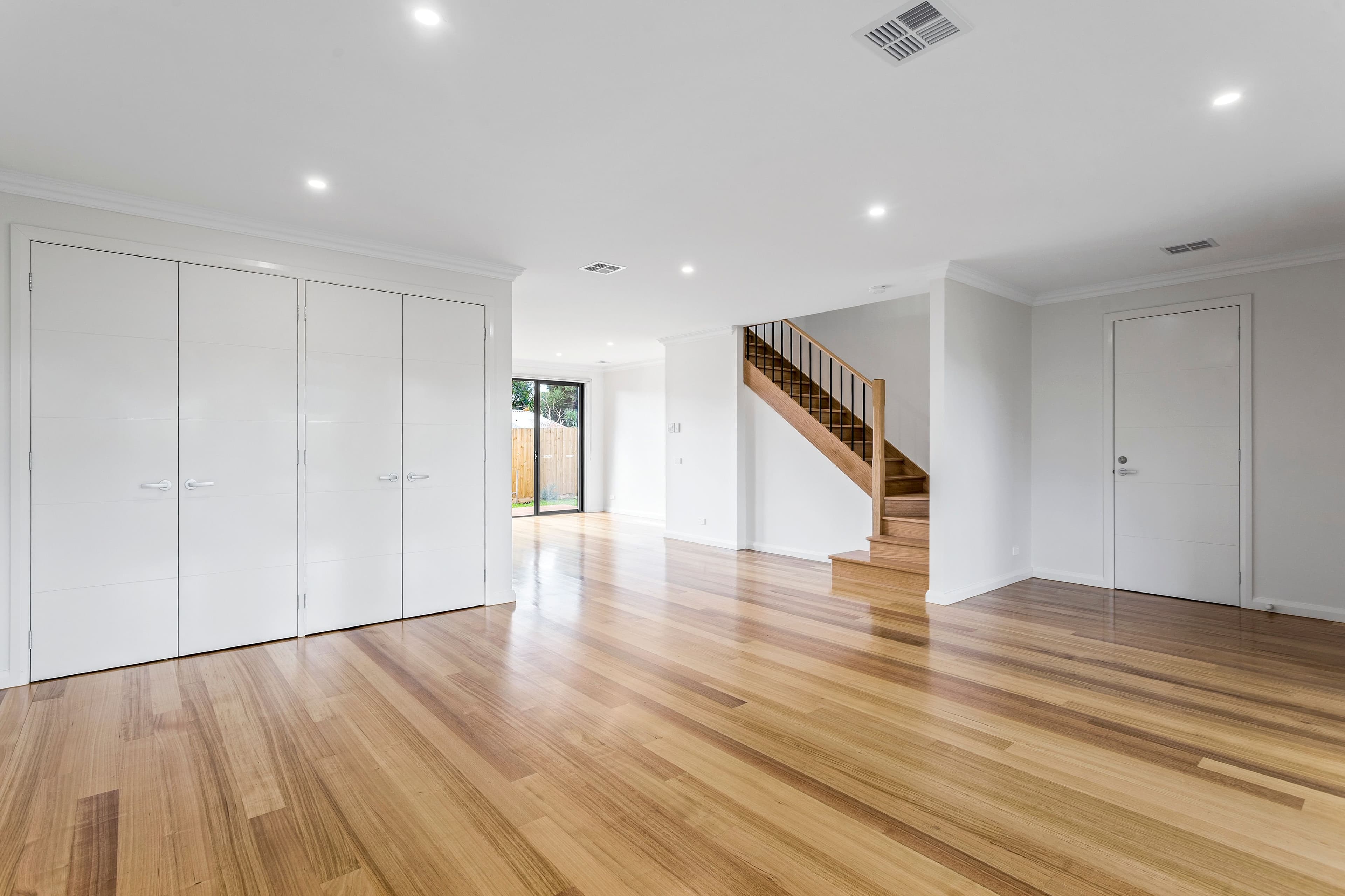 48 English Avenue, Scoresby VIC 3179, Scoresby - Thumbnail 2