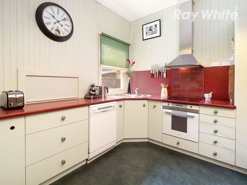 13 Wood Street, Beechworth VIC 3747, Beechworth - Thumbnail 2