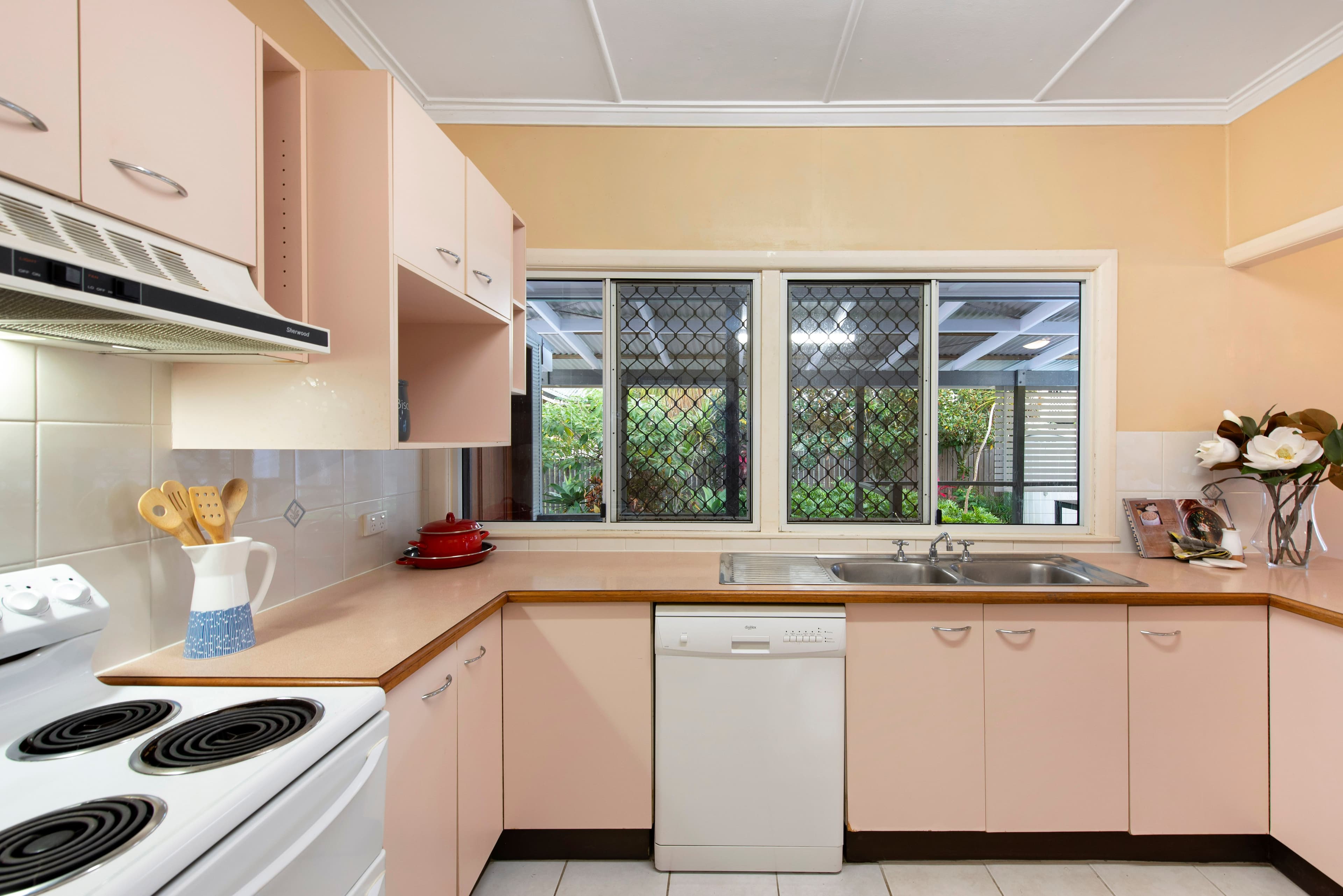 24 Robbies Avenue, Carina QLD 4152, Carina - Thumbnail 5