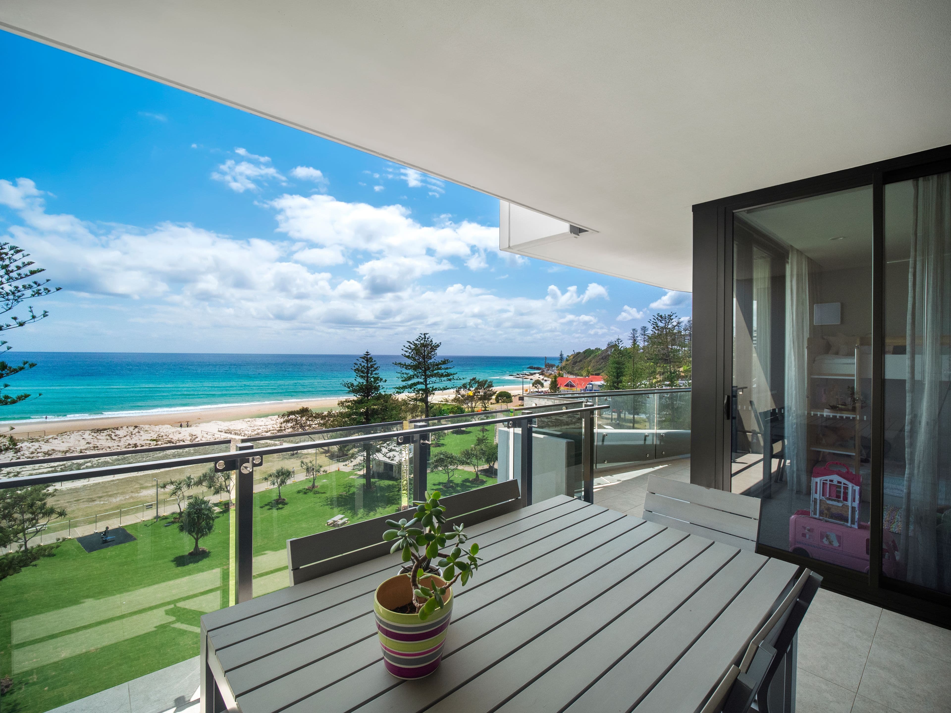 76 Musgrave Street 'Iconic', Coolangatta QLD 4225, Coolangatta - Thumbnail 2