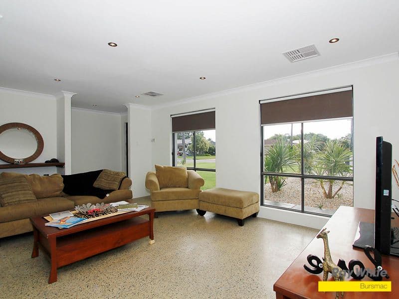 33 Eastwood Way, HAMERSLEY WA 6022, Hamersley - Thumbnail 3