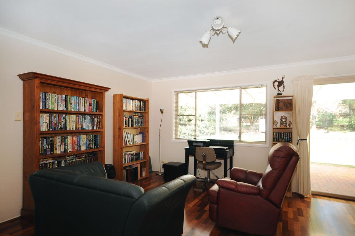 15 Martini Street, MOUNT LOFTY QLD 4350, Mount Lofty - Thumbnail 3