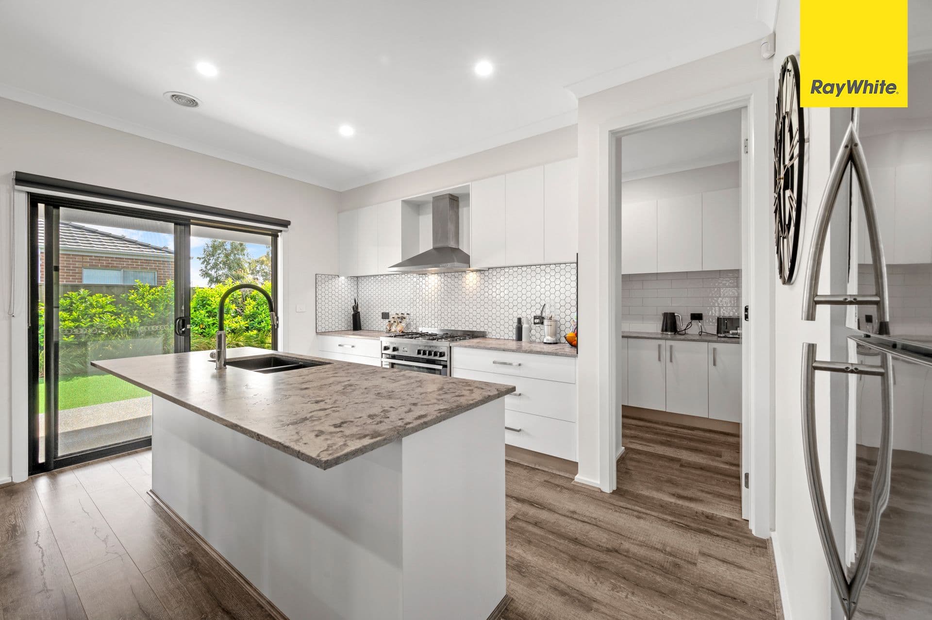 4 Tamboritha Boulevard, WEIR VIEWS VIC 3338, Weir Views - Thumbnail 3