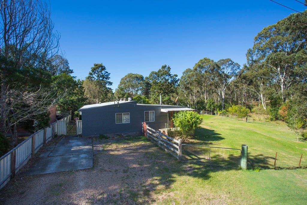 18 Lowe Street, Clarence Town - Image 1