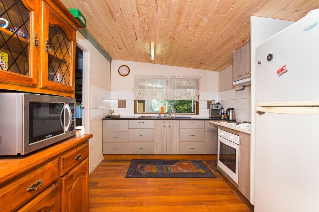 18 Lowe Street, Clarence Town - Thumbnail 4