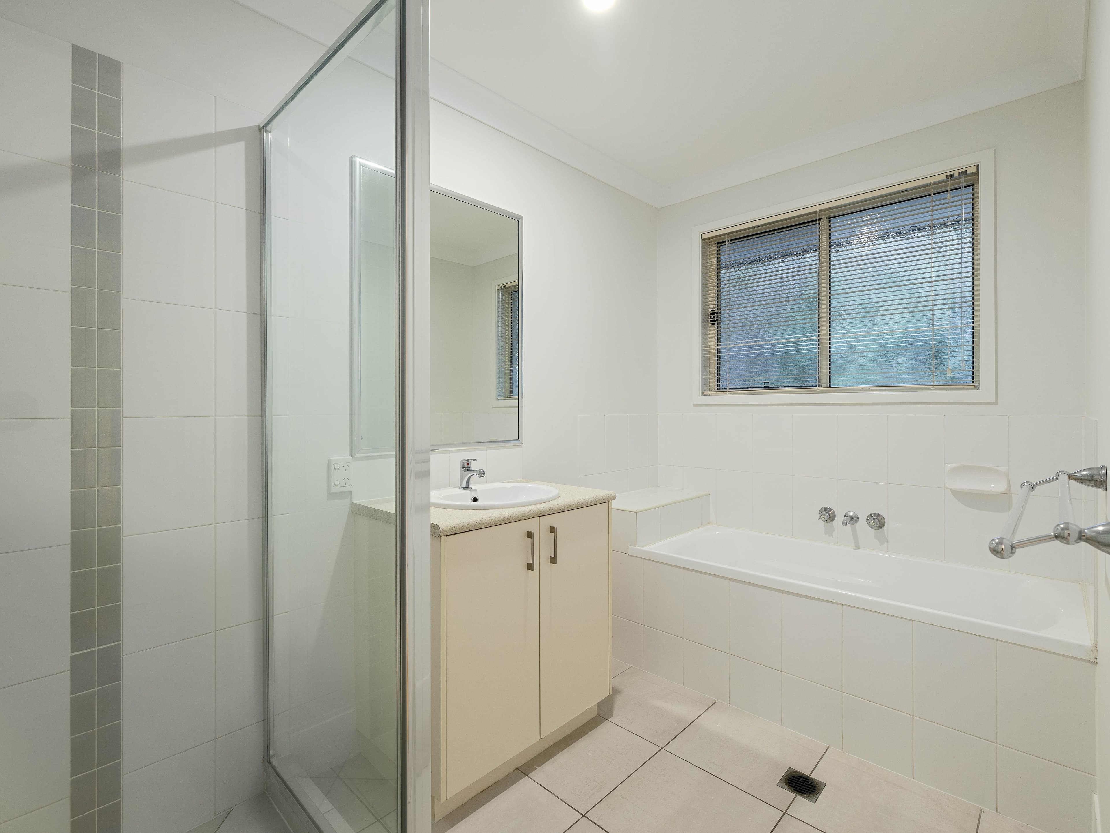 34 Hallvard Crescent, Augustine Heights QLD 4300, Augustine Heights - Thumbnail 8