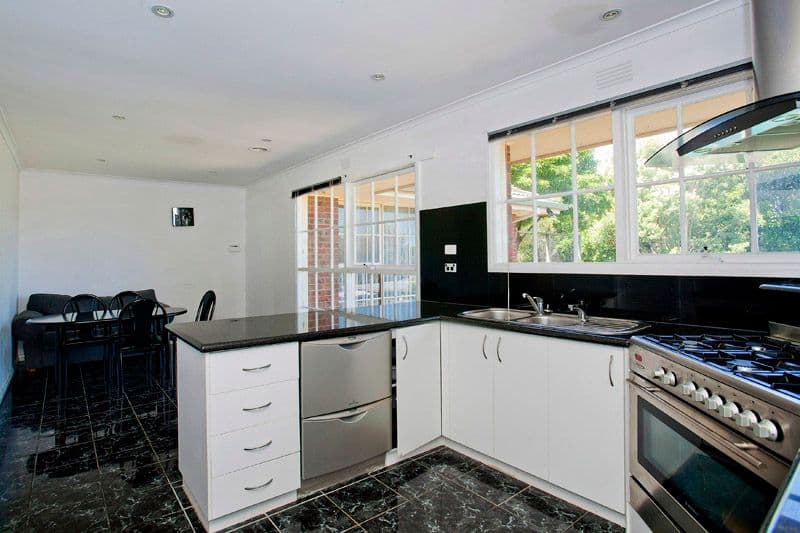 37 Thornhill Road, HIGHTON VIC 3216, Highton - Thumbnail 2