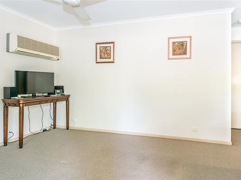 7 Tofanella Street, FIG TREE POCKET QLD 4069, Fig Tree Pocket - Thumbnail 3
