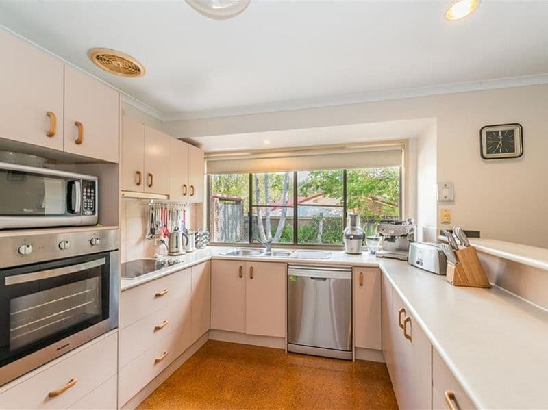 7 Tofanella Street, FIG TREE POCKET QLD 4069, Fig Tree Pocket - Thumbnail 4