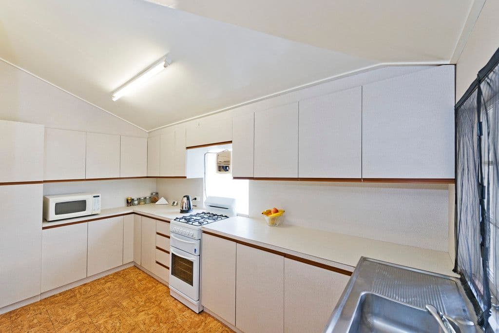 768 Logan Road, HOLLAND PARK WEST QLD 4121, Holland Park - Thumbnail 2