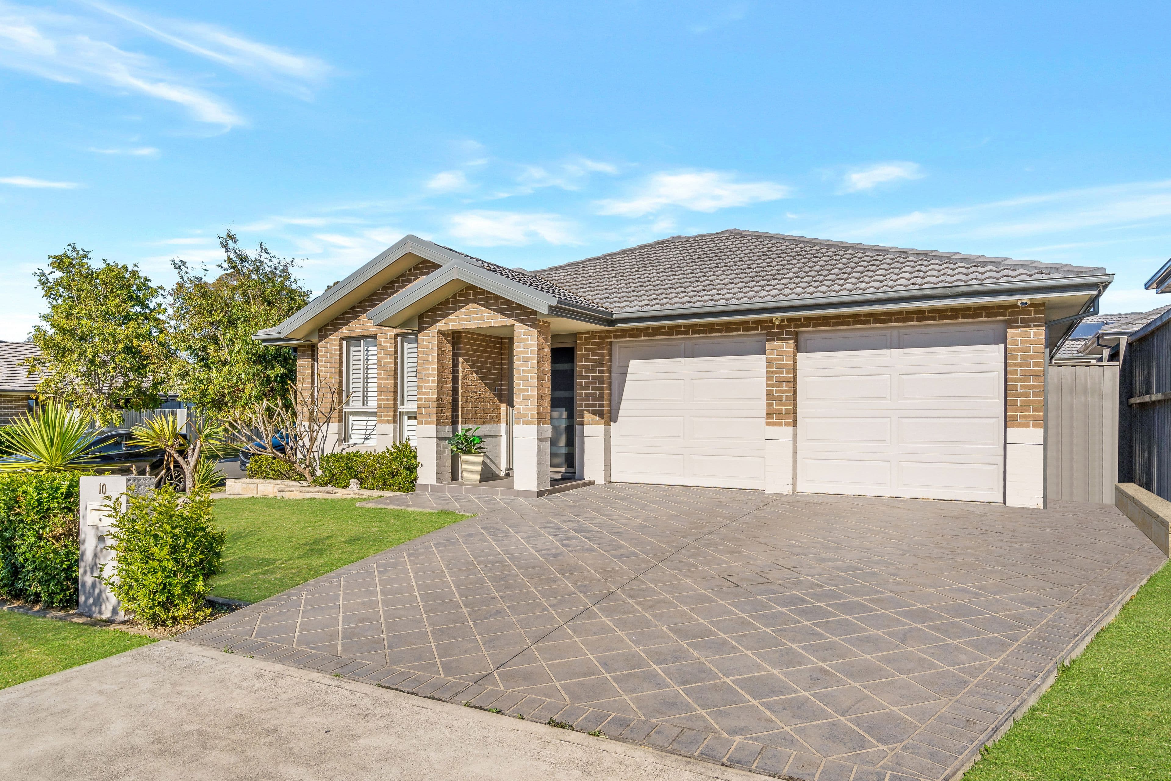 10 Hargrave Avenue, Middleton Grange NSW 2171, Middleton Grange - Thumbnail 2