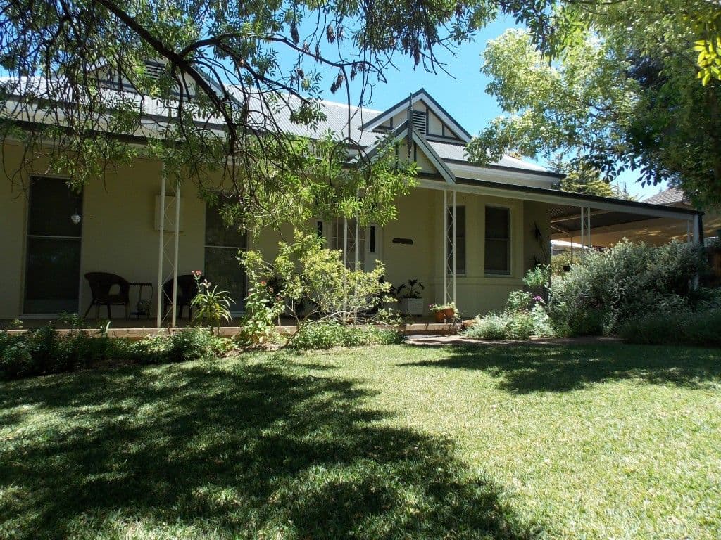 18 East Street, PARKES NSW 2870, Parkes - Image 1
