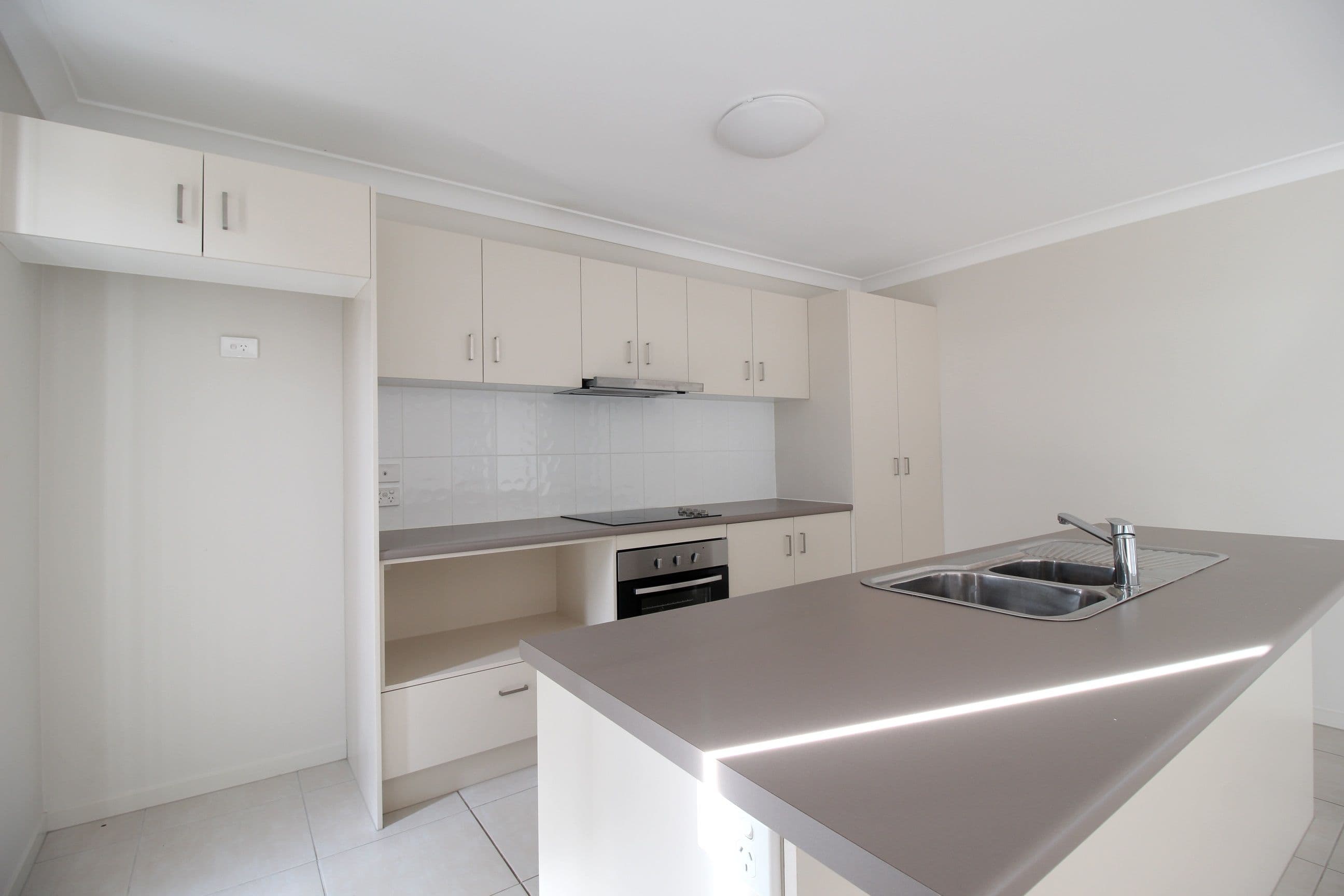 7 Ivers Place, Emerald QLD 4720, Emerald - Thumbnail 4