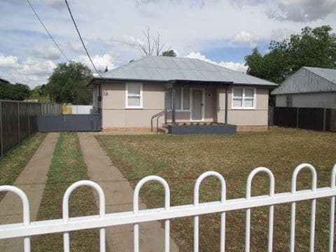 6 Greene Avenue, Coonamble - Image 1