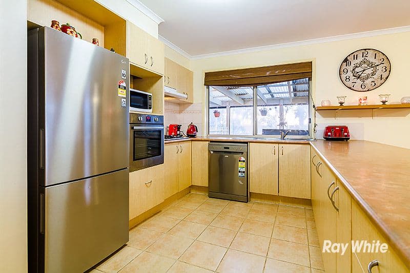 102 Harrington Drive, Narre Warren South VIC 3805, Narre Warren South - Thumbnail 3