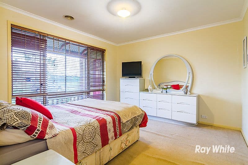 102 Harrington Drive, Narre Warren South VIC 3805, Narre Warren South - Thumbnail 6