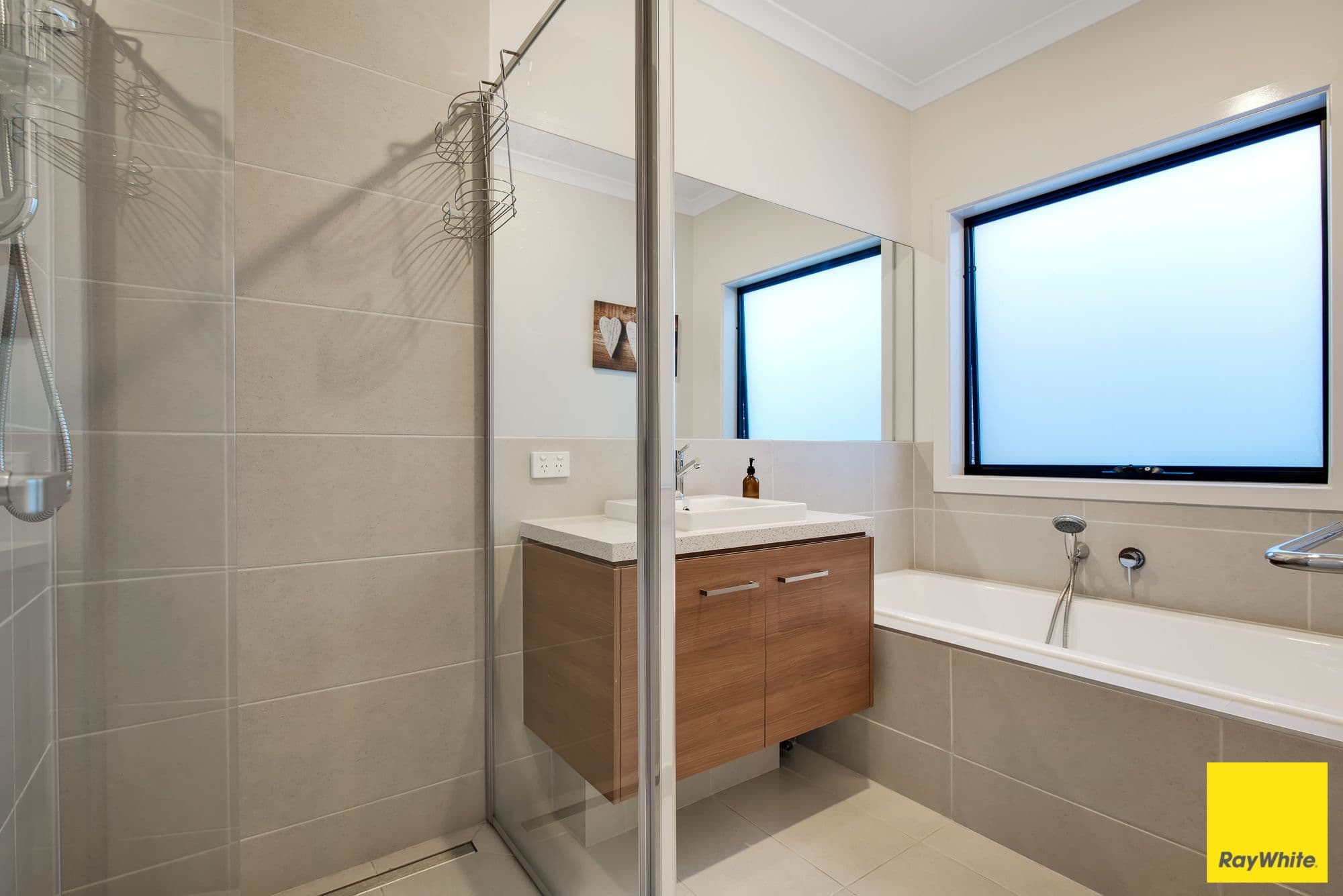 11 Alberfeldie Drive, Truganina VIC 3029, Truganina - Thumbnail 7