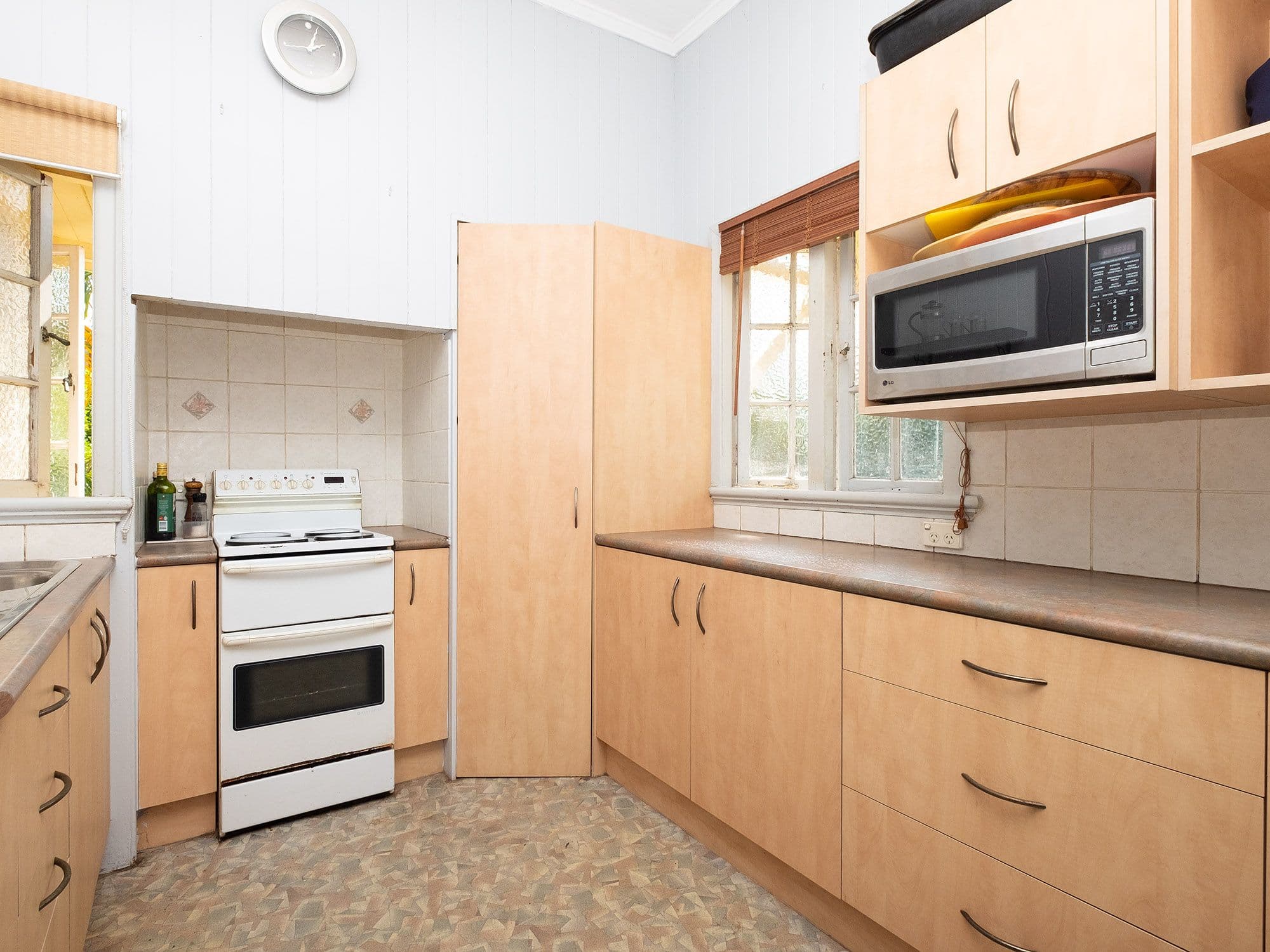 29 Birdwood Road, Holland Park West QLD 4121, Holland Park West - Thumbnail 4